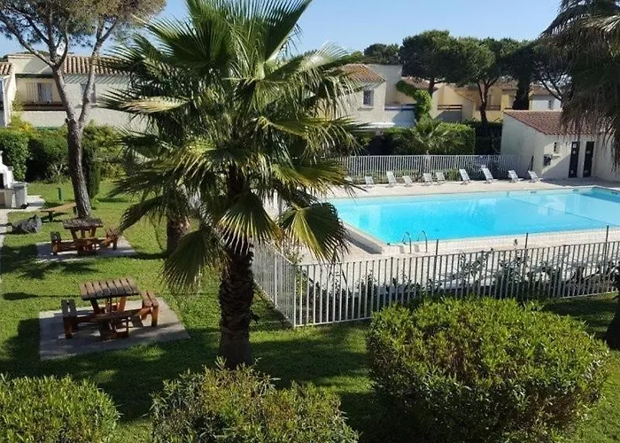 065 Cap D'agde Piscine Parking Proche Village Naturiste *