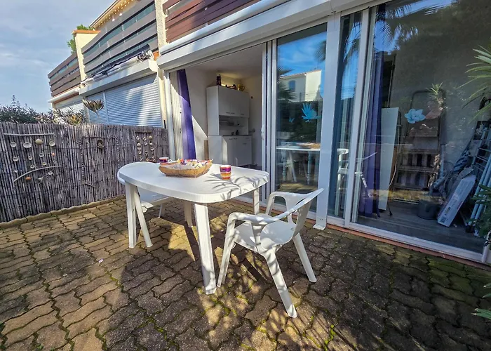 065 Cap D'agde Piscine Parking Proche Village Naturiste *