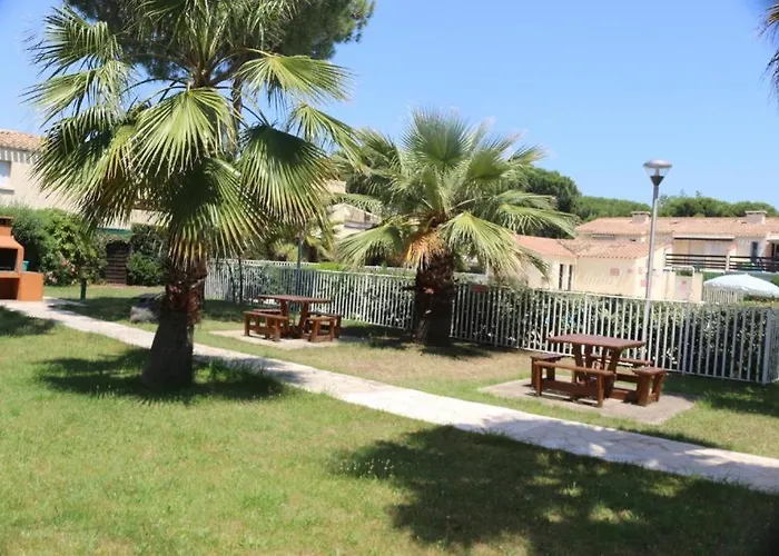 065 Cap D'agde Piscine Parking Proche Village Naturiste *